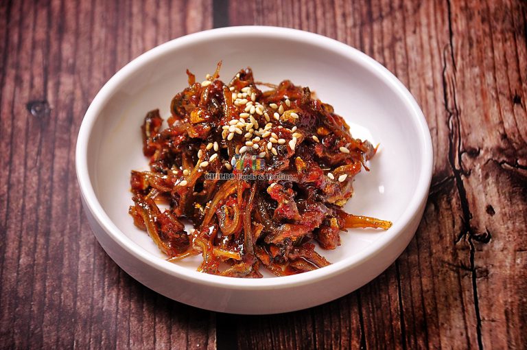 Spicy Dried Anchovies 매운 멸치볶음