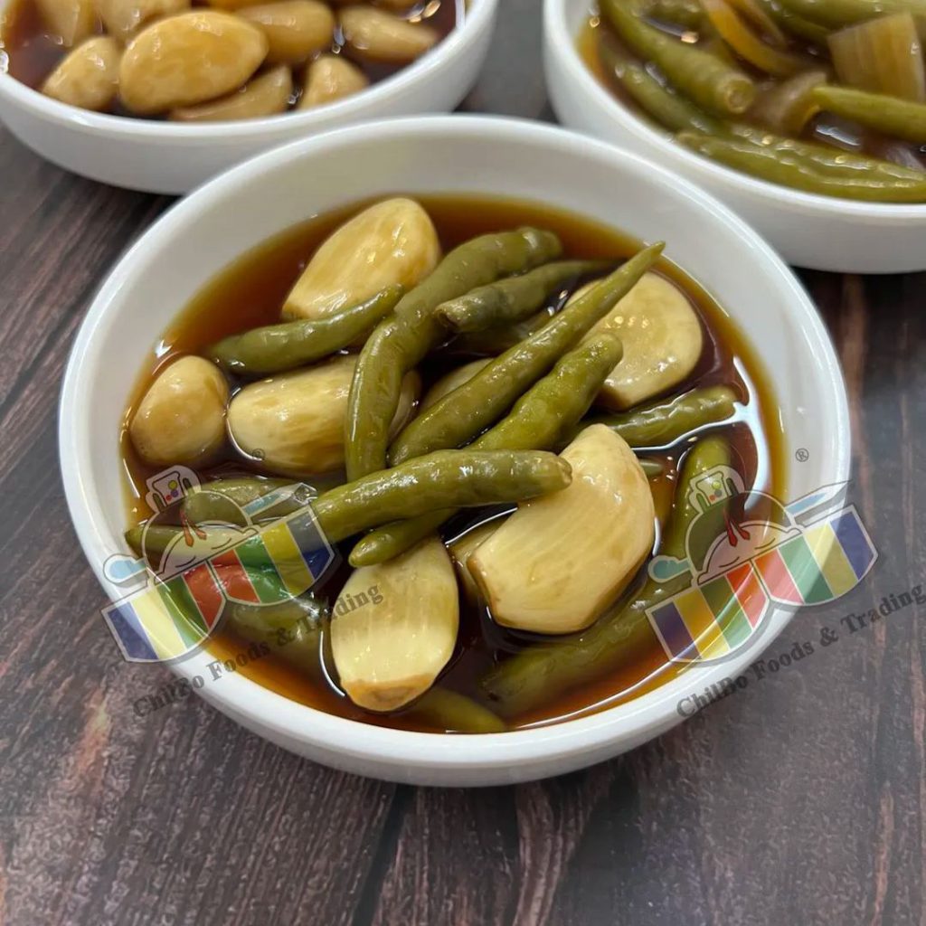 Pickled Garlic / Leek / Chili Padi / Onion 마늘 / 대파 / 칠리 파디 (고추) / 양파 절임